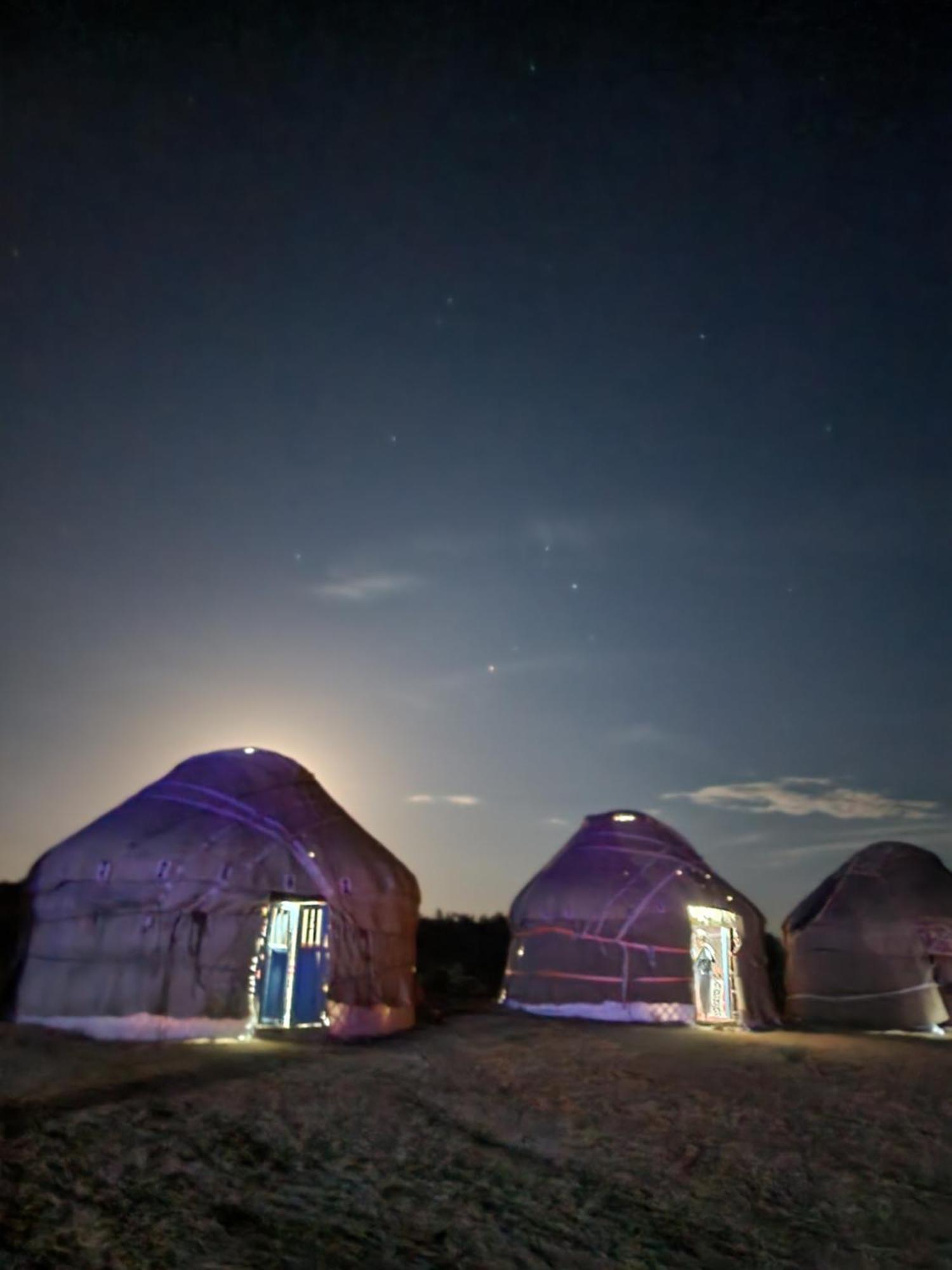 Authentic Uzbek Yurt Camp Eco-Friendly Hotel Nurota Bagian luar foto